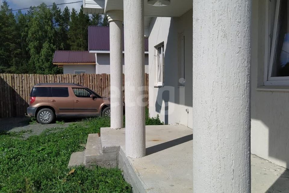 дом р-н Белоярский коттеджный посёлок Чистые росы-2, Яшмовая улица, 57 фото 2
