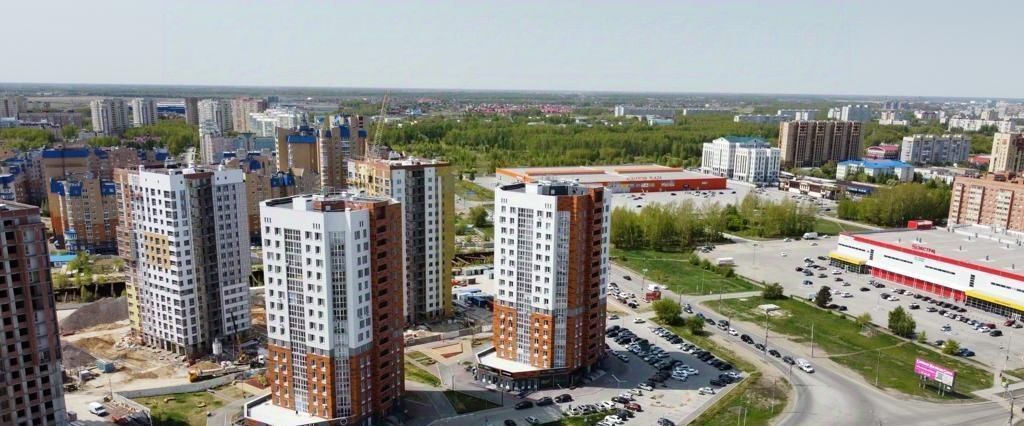 квартира г Омск р-н Кировский ул 70 лет Октября 3а фото 2