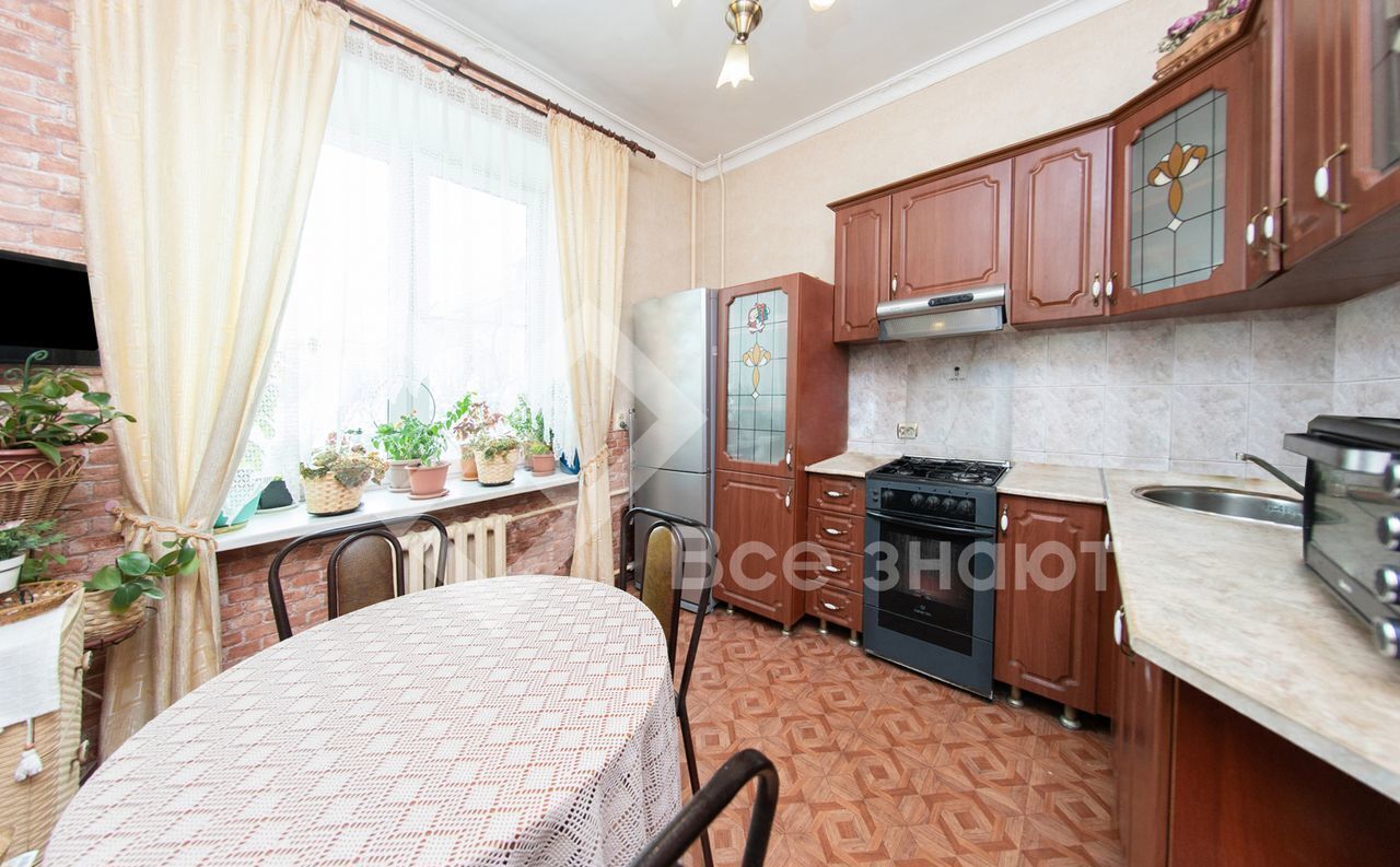 квартира г Челябинск р-н Тракторозаводский пр-кт Ленина 11б фото 1