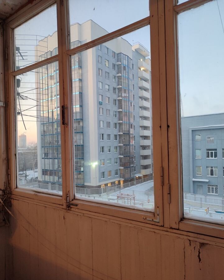 квартира г Екатеринбург р-н Чкаловский ул. Косарева, 15 фото 3