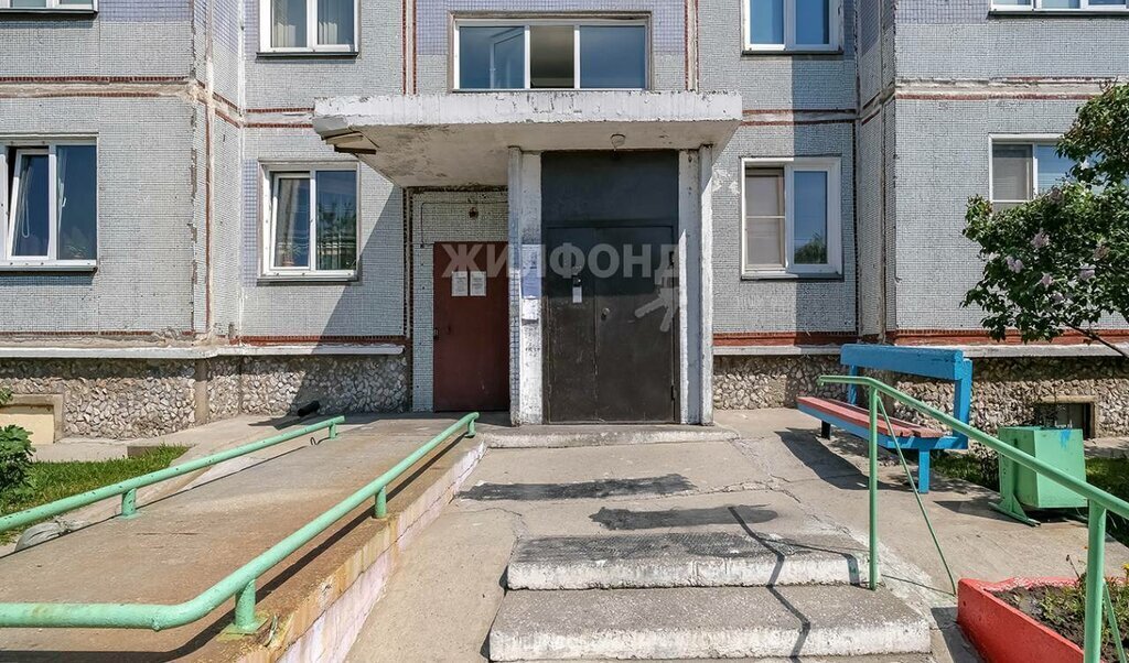 квартира г Новосибирск Заельцовская ул Красных Зорь 1 фото 13