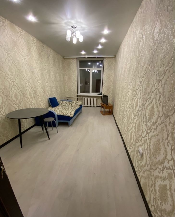 комната г Мурманск р-н Ленинский ул Адмирала флота Лобова 35 фото 1