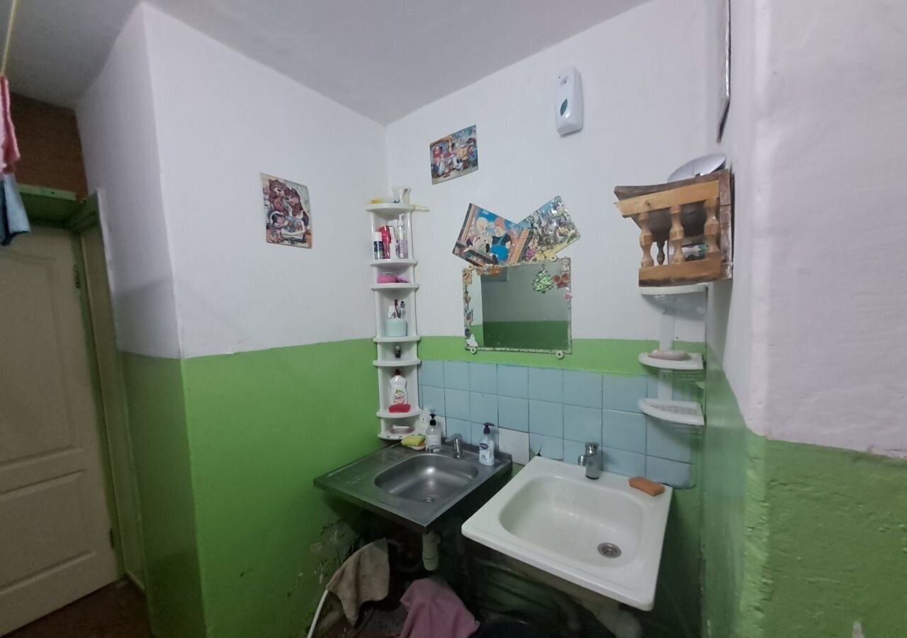 комната г Омск р-н Кировский ул Суровцева 104 фото 5