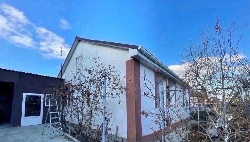 дом р-н Белогорский г Белогорск мкр Новый фото 1