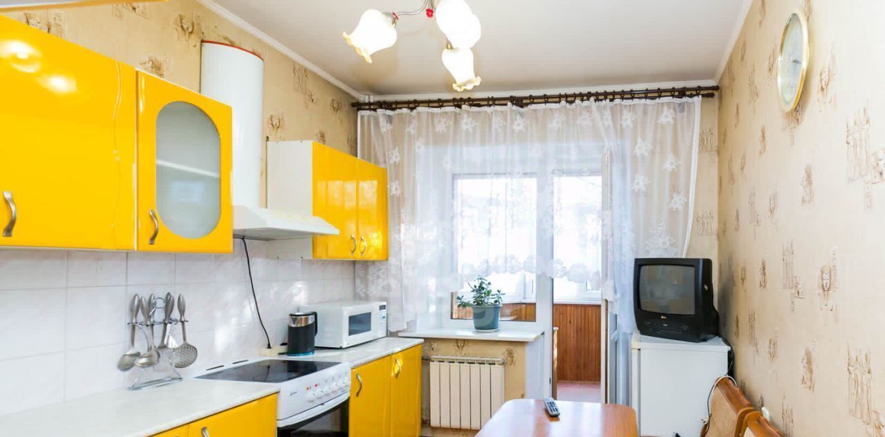 квартира г Сургут пр-кт Ленина 56 11-й фото 2