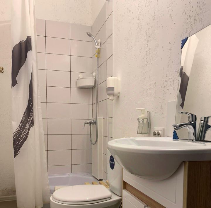 комната г Красноярск р-н Центральный ул Ады Лебедевой 107а фото 8