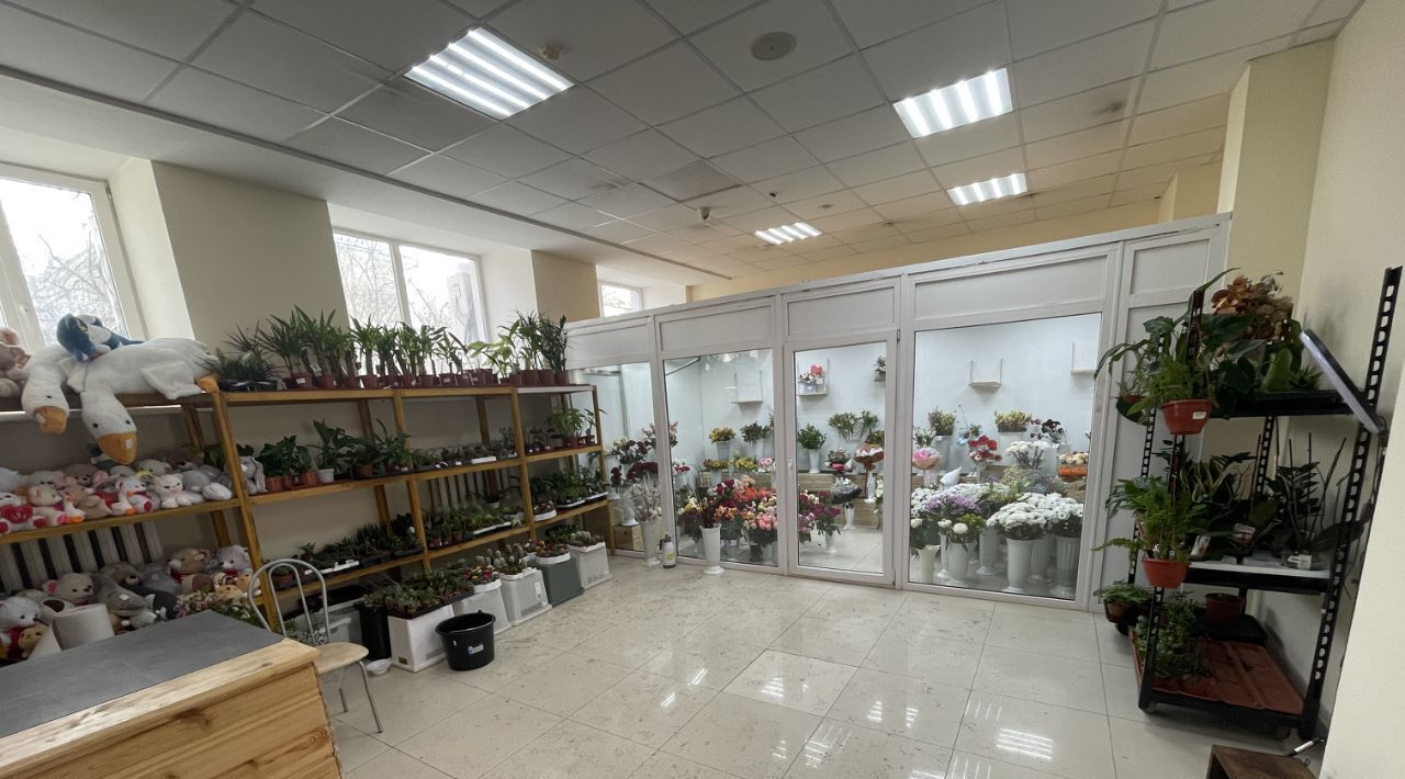 торговое помещение г Екатеринбург Динамо ул Комсомольская 1 фото 2