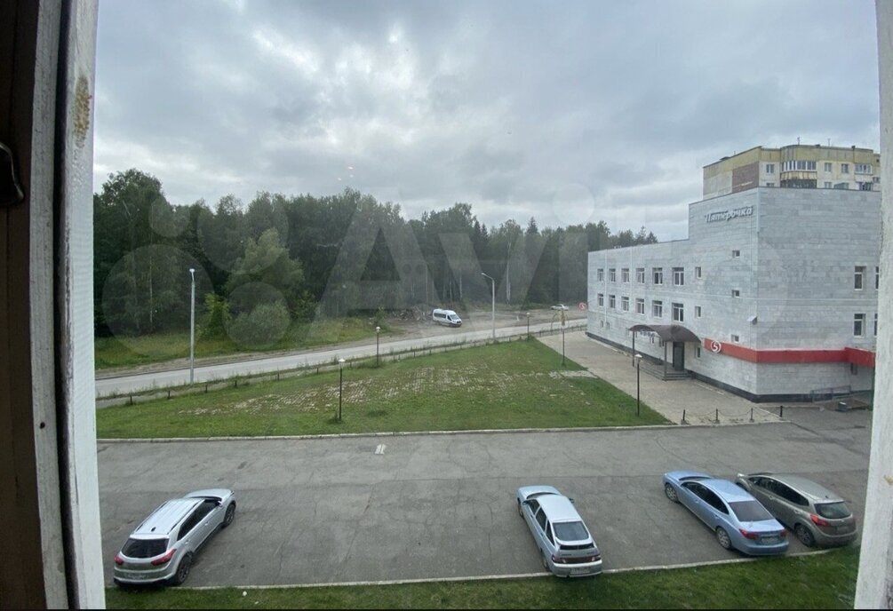 квартира г Пермь р-н Орджоникидзевский ул Карбышева 86 фото 2