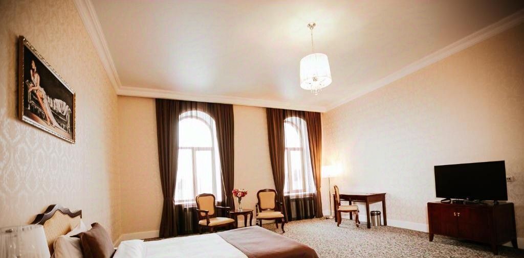 комната г Астрахань р-н Кировский ул Ульяновых 6/10 фото 2