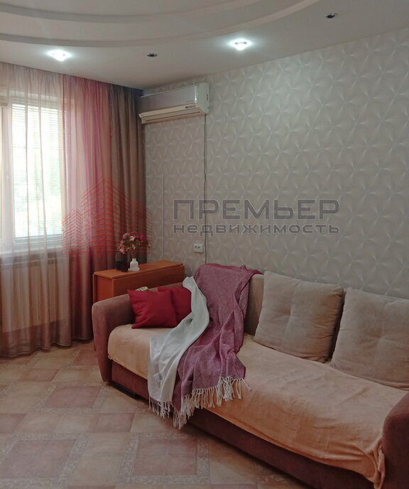 квартира г Волгоград р-н Дзержинский ул Космонавтов 45 фото 3