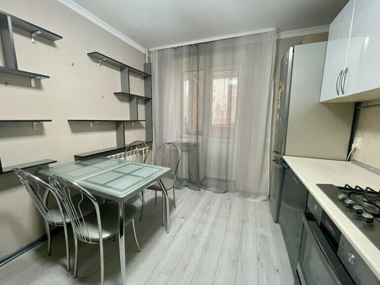 квартира г Брянск р-н Советский ул Романа Брянского 8/1 фото 2