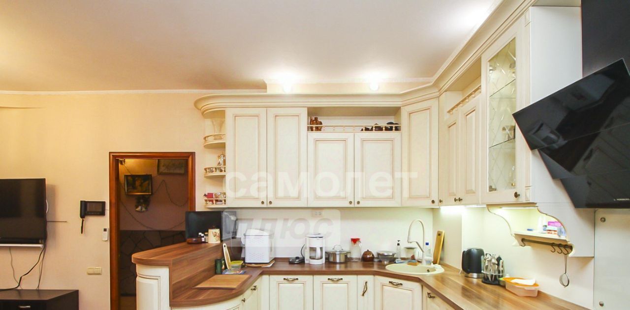 квартира г Сургут 9-10-й микрорайон ул Просвещения 43 фото 2