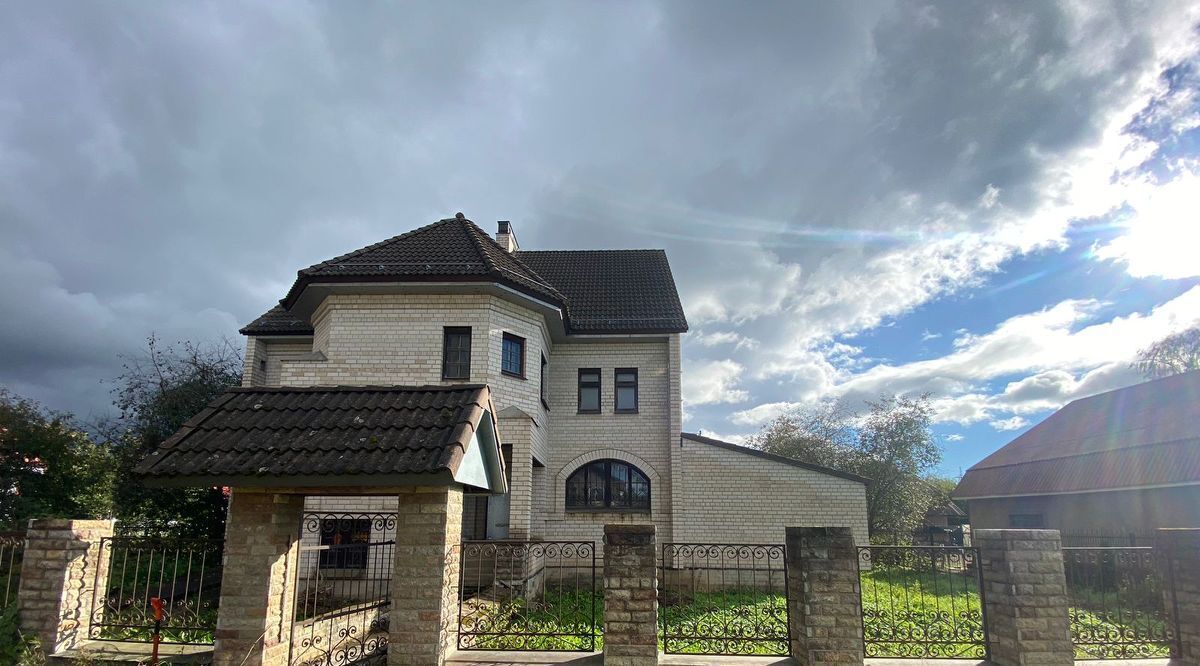 дом р-н Кингисеппский г Ивангород ул. Александра Матросова, 34 фото 1