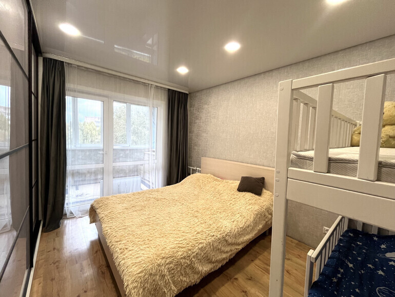 квартира г Брянск р-н Советский ул Авиационная 3 фото 1
