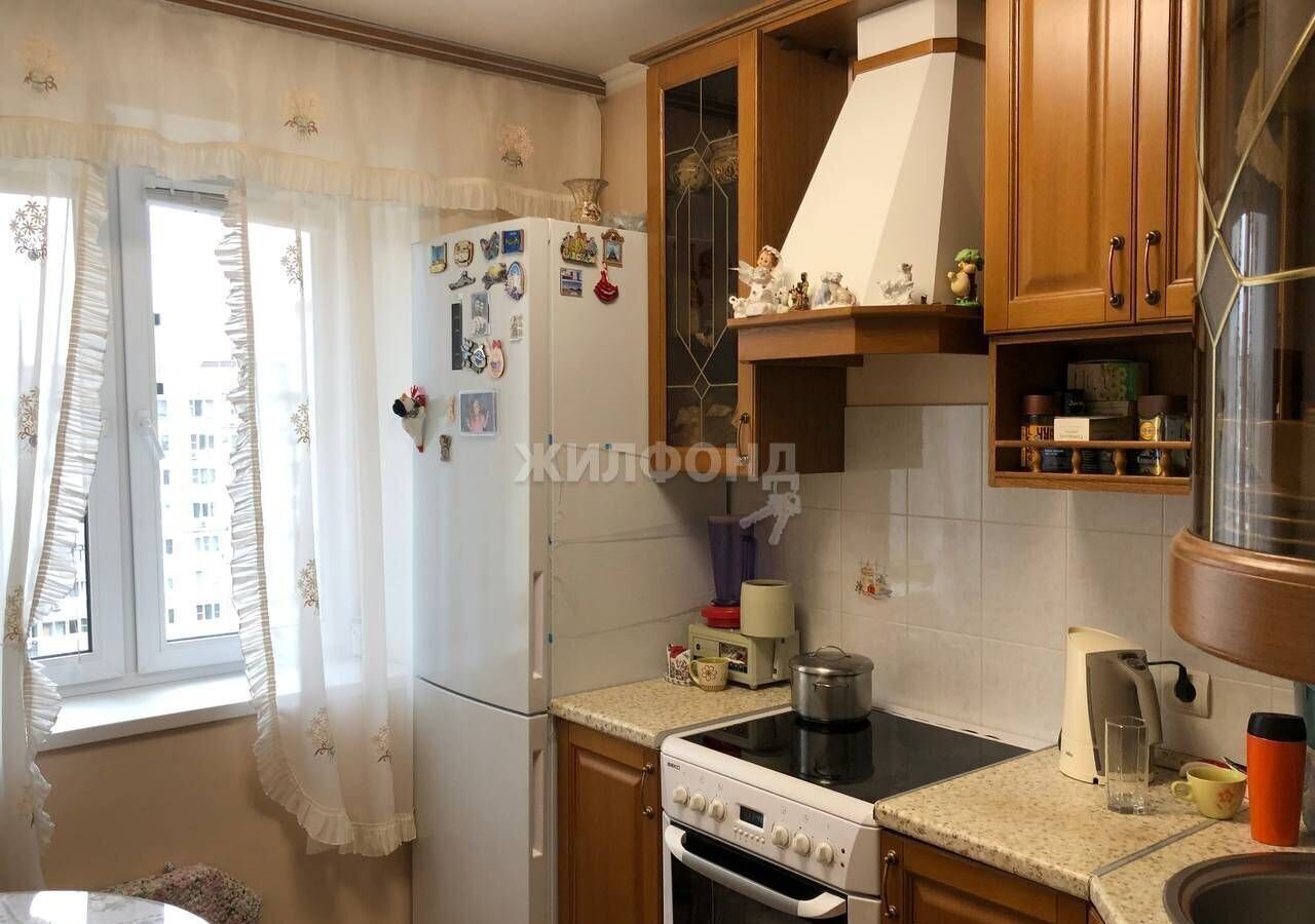 квартира г Тольятти р-н Автозаводский 20-й квартал б-р Рябиновый 8 фото 3