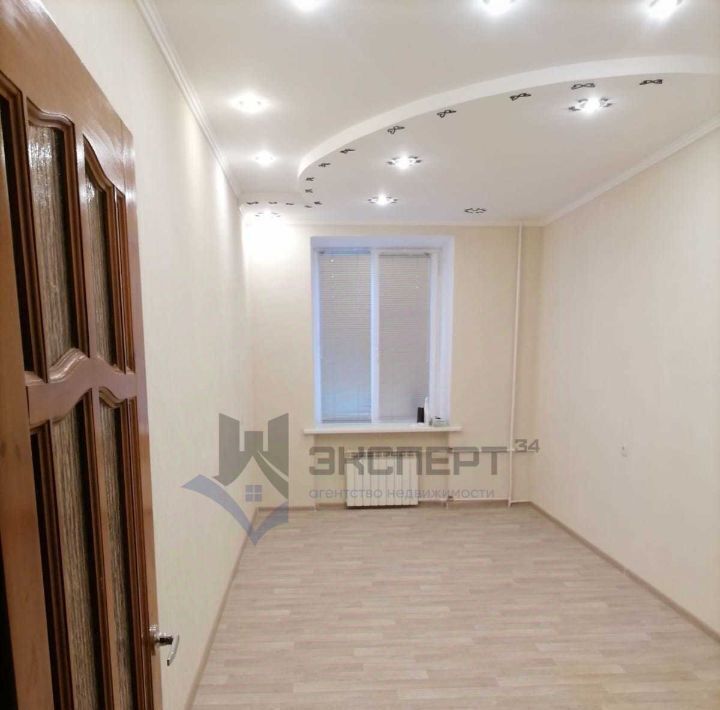 квартира г Волгоград р-н Советский ул Юрьевская 4 фото 3