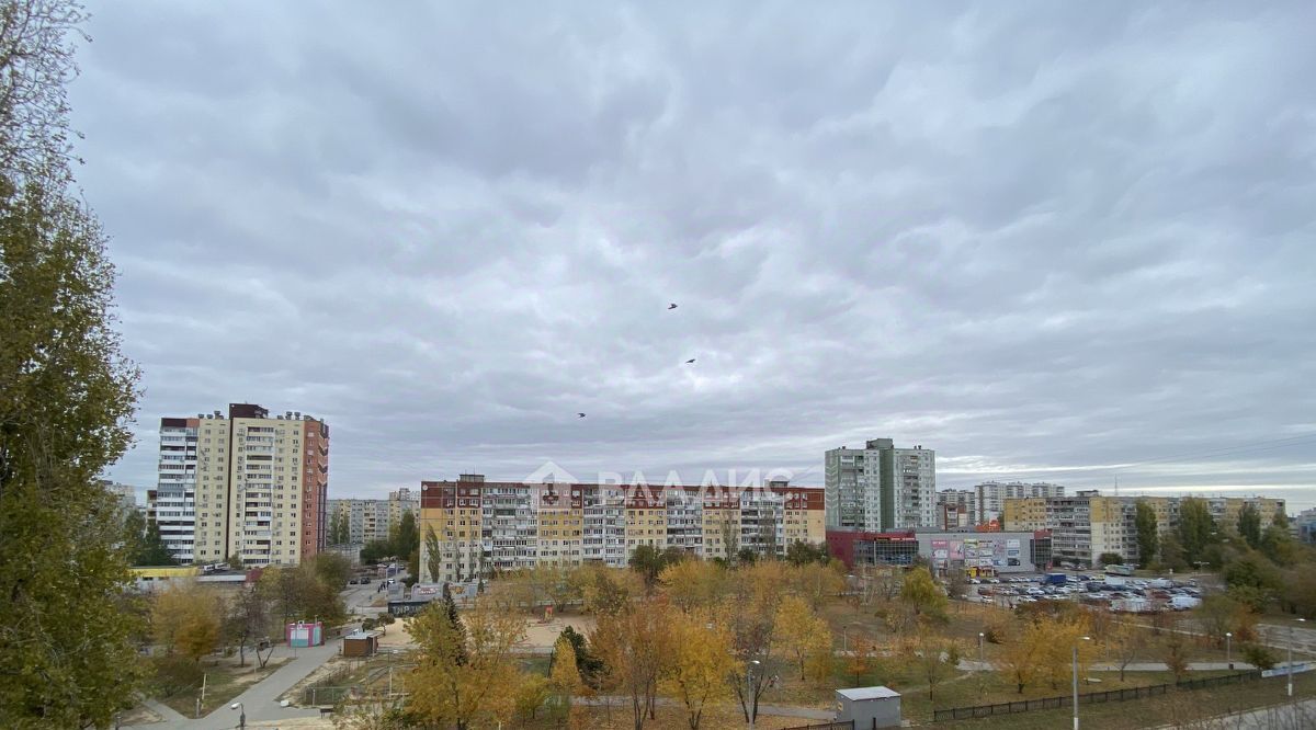 квартира г Волгоград р-н Дзержинский район Семь Ветров ул им. Константина Симонова 26 фото 11