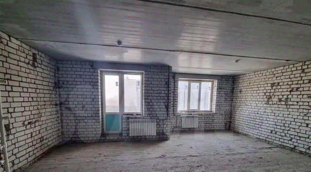 квартира г Саратов р-н Заводской ул им Николая Чихарева 10б фото 2