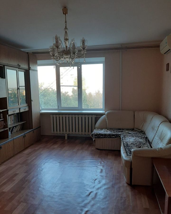 квартира г Волгоград р-н Кировский ул им. Быстрова 80а фото 2