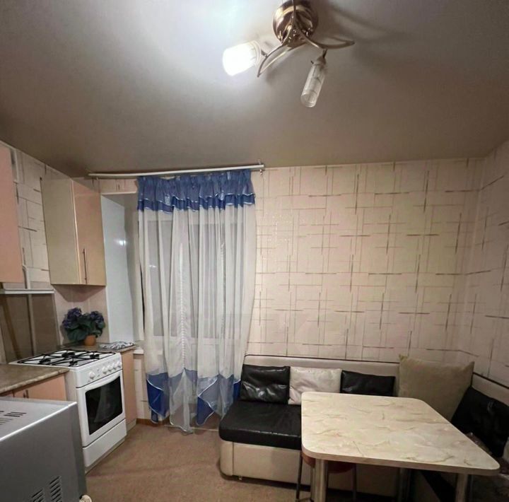 квартира г Волгоград р-н Тракторозаводский ул им. Андреева 13 фото 1