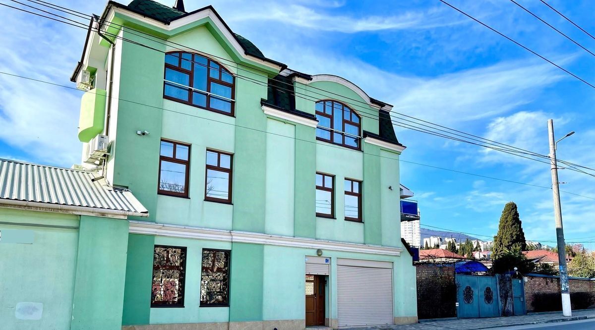 офис г Алушта ул Горького 4 фото 1