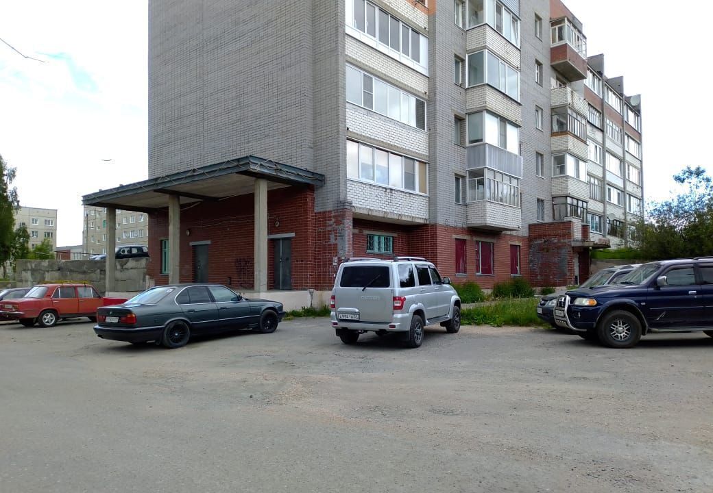 торговое помещение р-н Ковдорский г Ковдор ул Комсомольская 10к/4 фото 1
