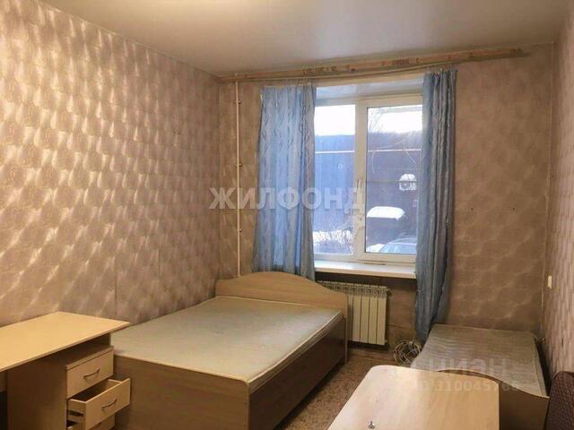 комната р-н Дзержинский дом 4 фото