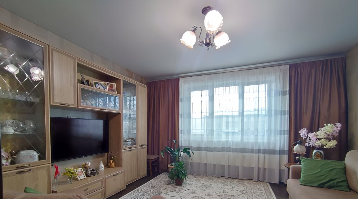квартира г Красноярск р-н Свердловский ул 60 лет Октября 59а фото 2