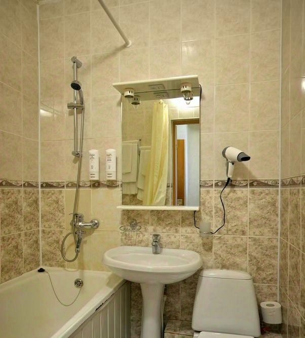 комната г Омск р-н Центральный ул Броз Тито 2 фото 2