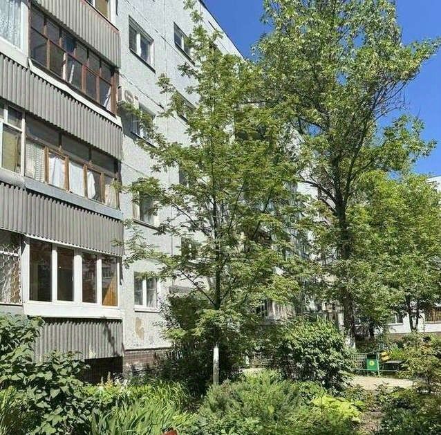 квартира г Тольятти р-н Автозаводский ул Свердлова 37 фото 1