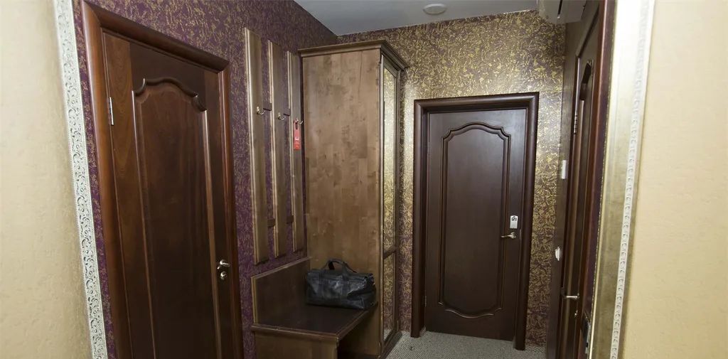 комната г Омск р-н Центральный ул 1-я Северная 95 фото 6