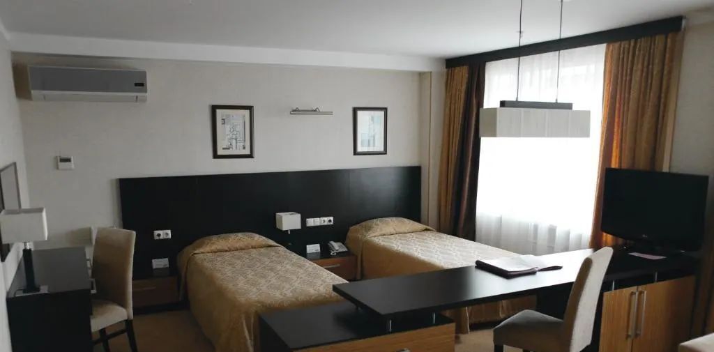 комната г Тольятти р-н Автозаводский ул Юбилейная 40 фото 1