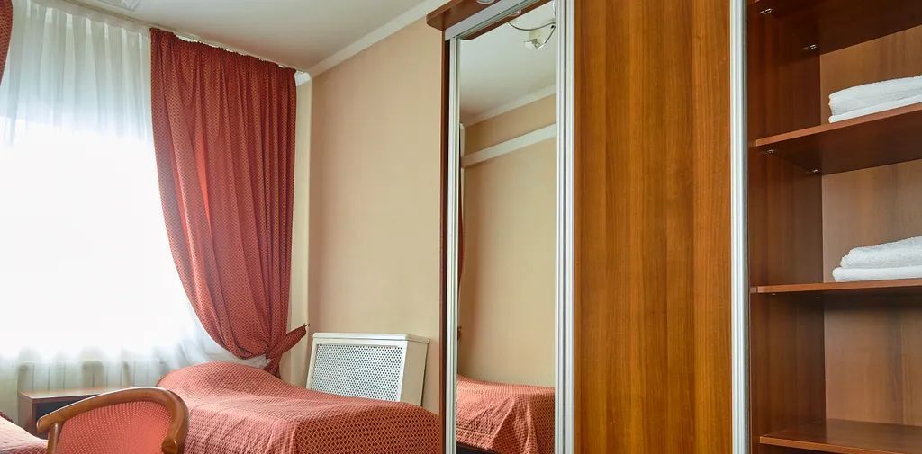 комната г Тюмень р-н Калининский ул Молодежная 76к/1 фото 2
