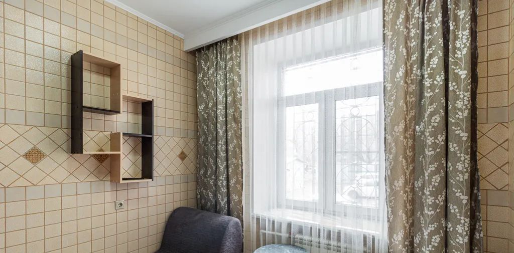 комната г Омск р-н Центральный ул Октябрьская 122 фото 2