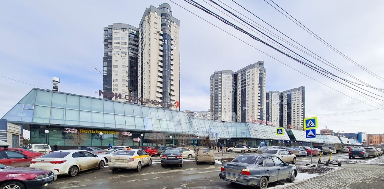 торговое помещение г Челябинск р-н Центральный ул Труда 164 фото 1