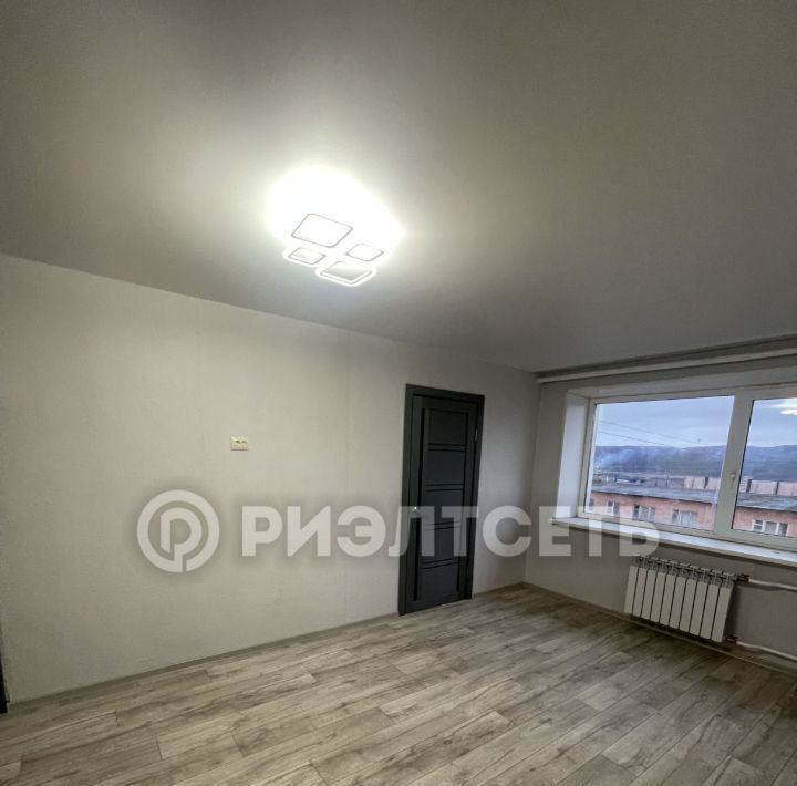 квартира г Мурманск р-н Ленинский ул Свердлова 10к/3 фото 5
