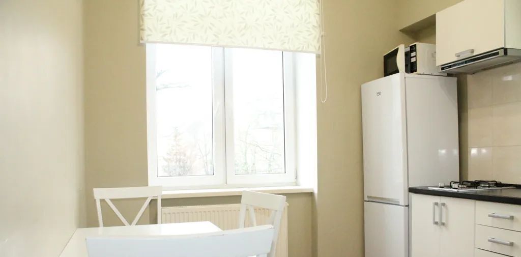 комната г Пионерский ул Комсомольская 10 фото 2