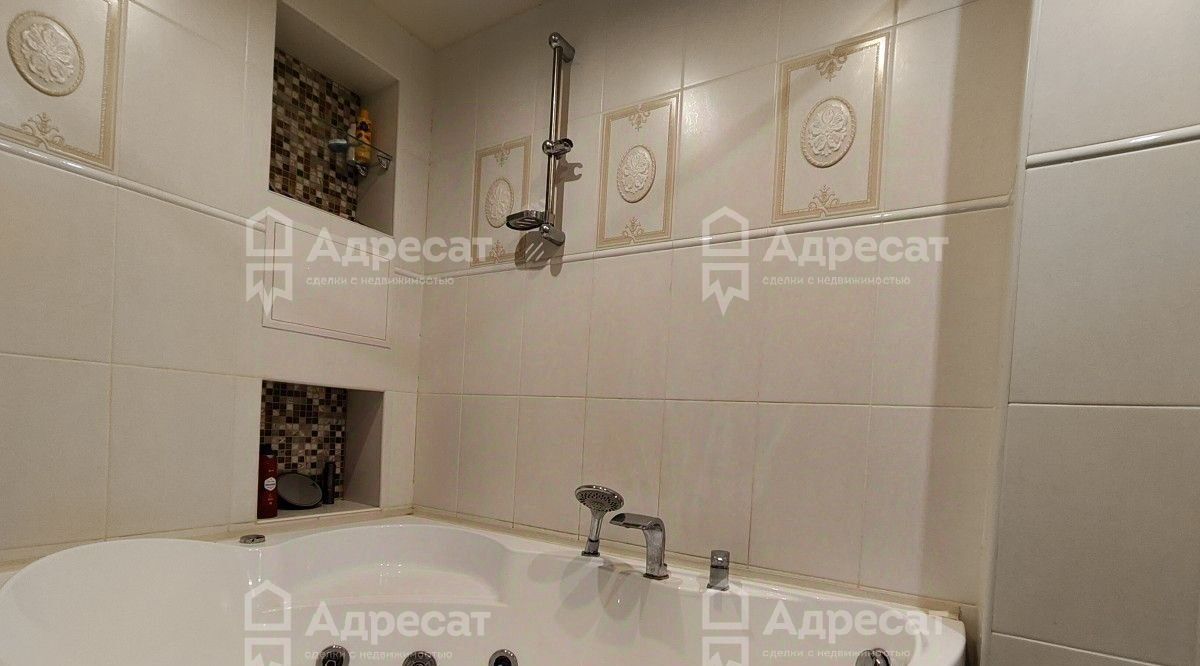 квартира г Волгоград р-н Дзержинский ул 8-й Воздушной Армии 10а фото 16