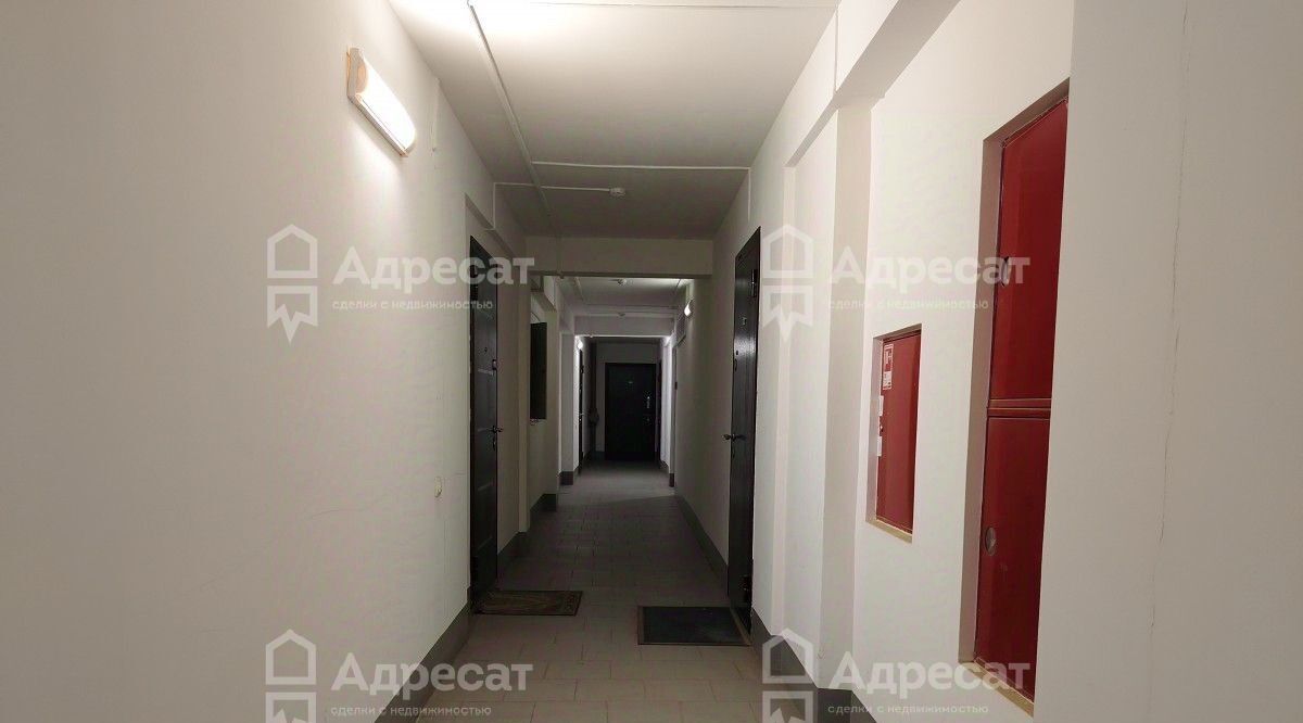квартира г Волгоград р-н Дзержинский ул 8-й Воздушной Армии 10а фото 19