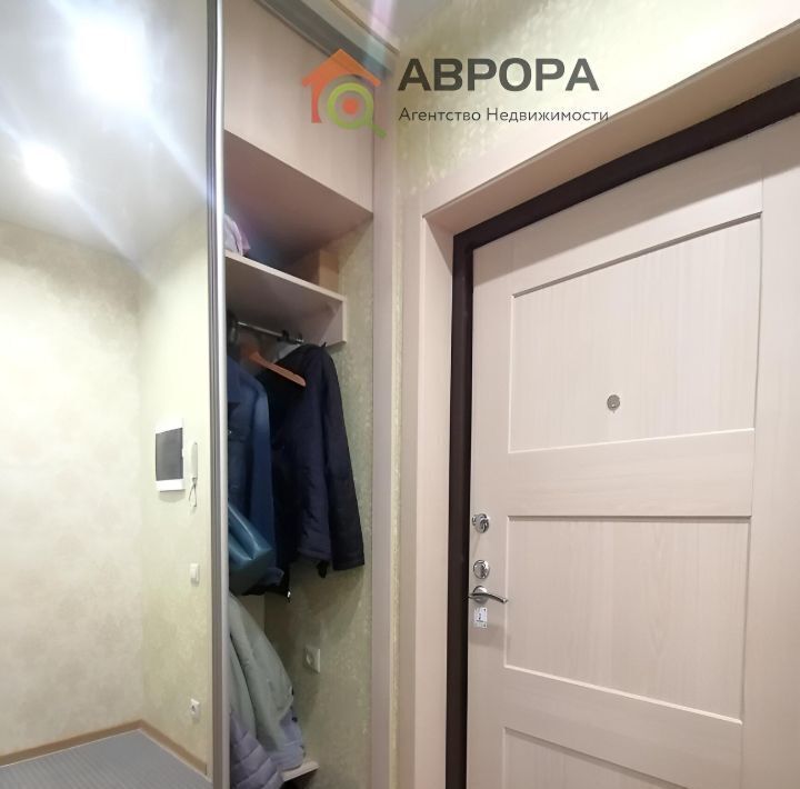 квартира г Сургут ул Ивана Захарова 2/1 квартал 30Б фото 16