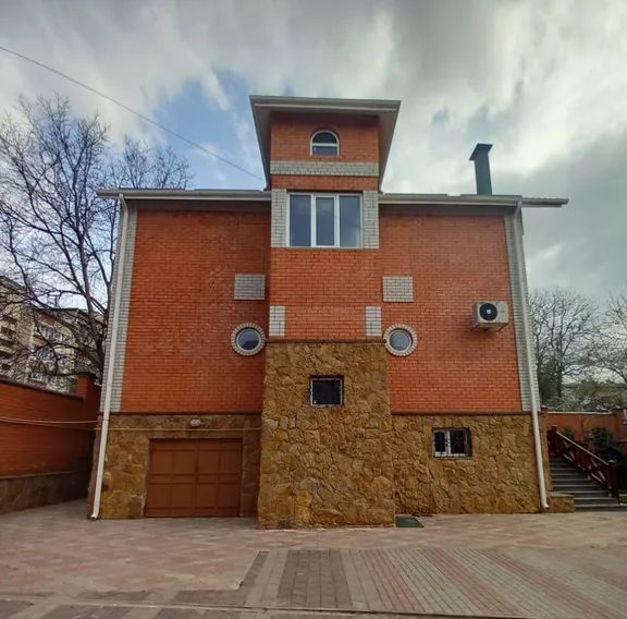 дом г Кисловодск ул Жуковского 6 фото 1