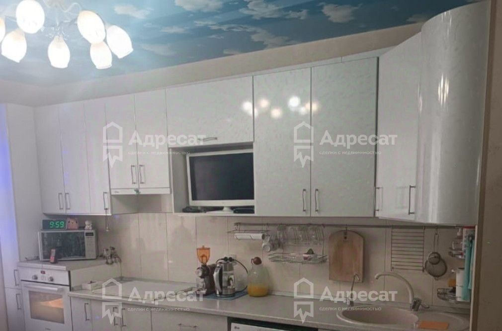 квартира г Волгоград р-н Тракторозаводский ул им. Демьяна Бедного 2а фото 1