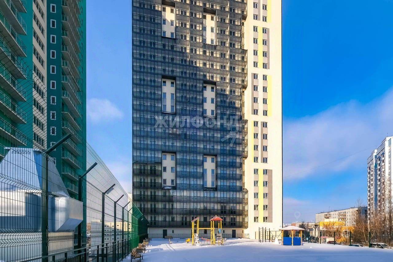квартира г Новосибирск р-н Дзержинский ул Есенина 12/1 фото 16