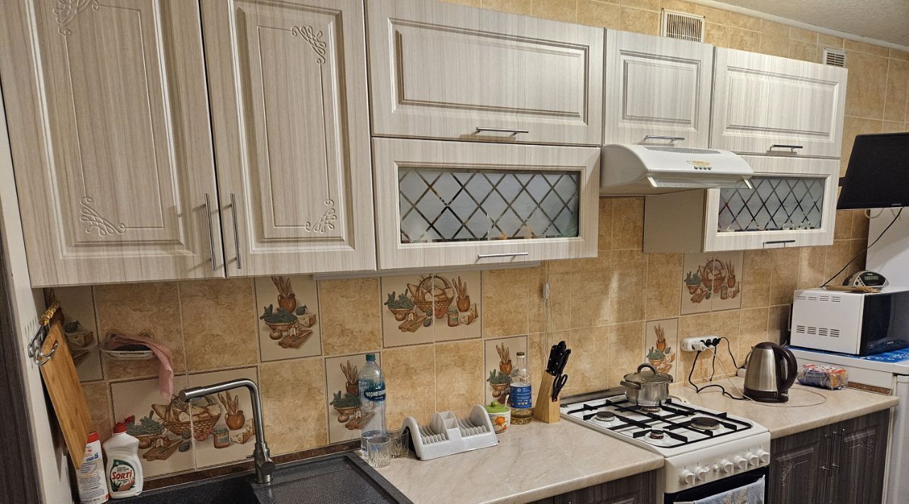 квартира г Саратов р-н Кировский ул им Батавина П.Ф. 12 фото 2
