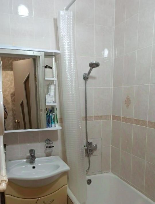 квартира г Омск р-н Центральный ул 24-я Северная 208 фото 12
