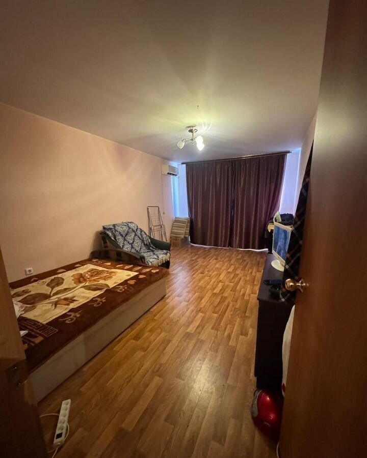 квартира г Краснодар р-н Карасунский пр-кт им. писателя Знаменского 17 фото 1
