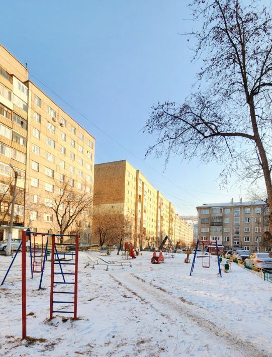 квартира г Красноярск р-н Свердловский ул 60 лет Октября 38а фото 15