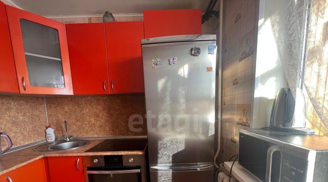 квартира г Сургут 9-10-й микрорайон ул Просвещения 33 фото 2