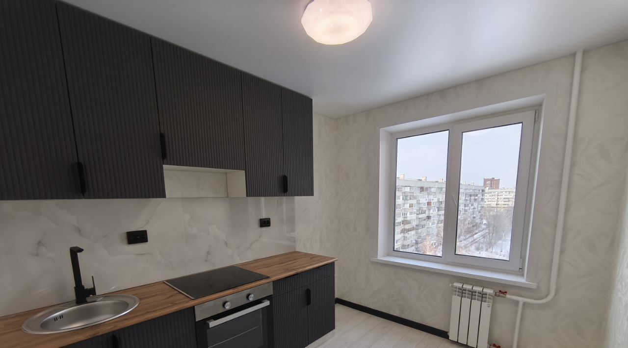 квартира г Тольятти р-н Автозаводский ул Автостроителей 25 фото 1