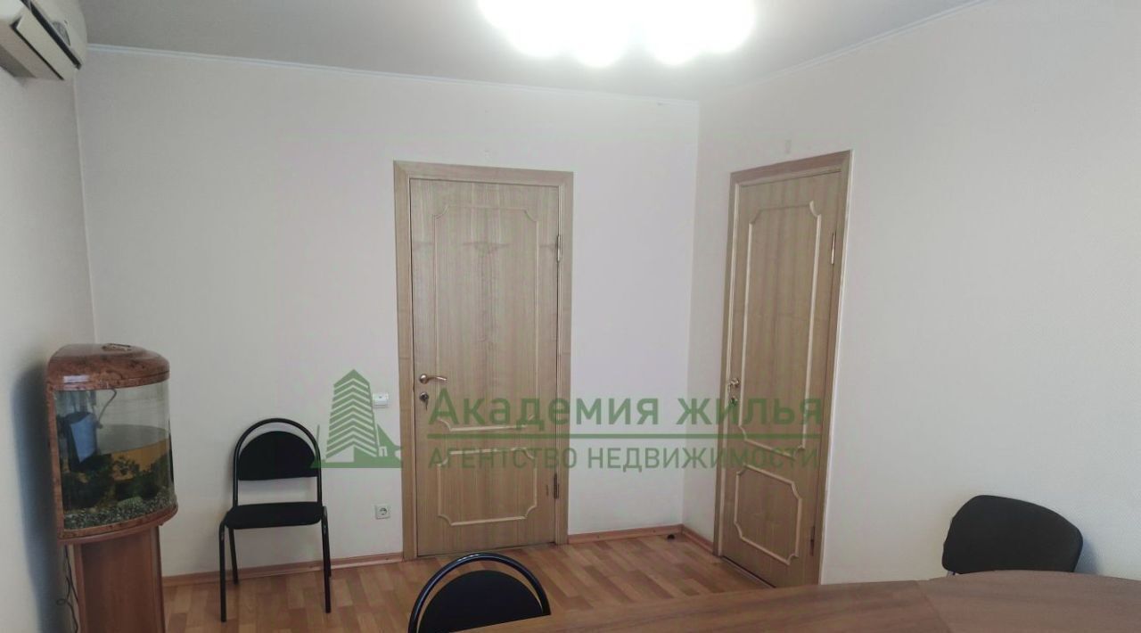 офис г Саратов р-н Фрунзенский ул. Имени В. Г. Рахова, 98/106 фото 4